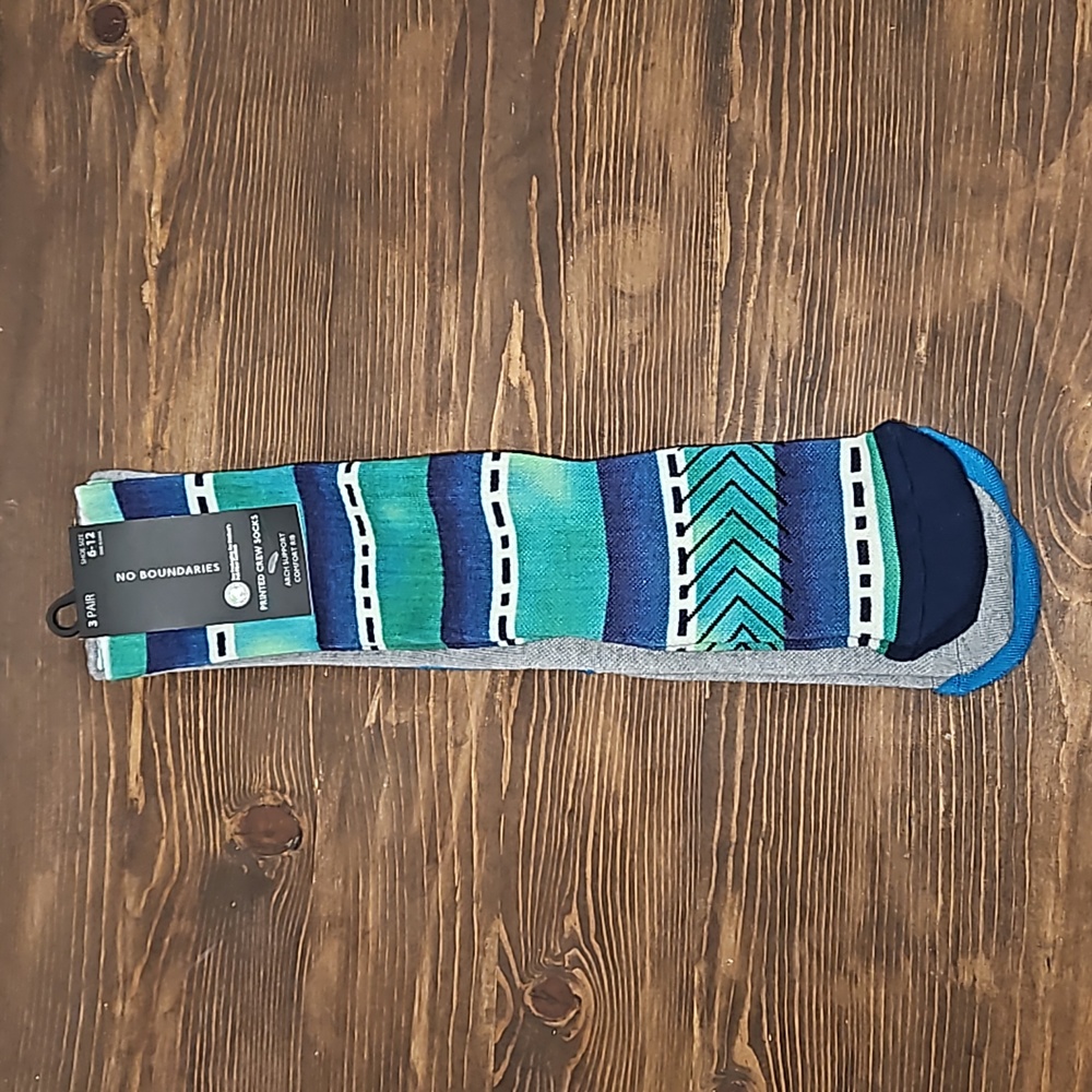 NWT No Boundaries Printed Crew Socks - Size 6 - 12